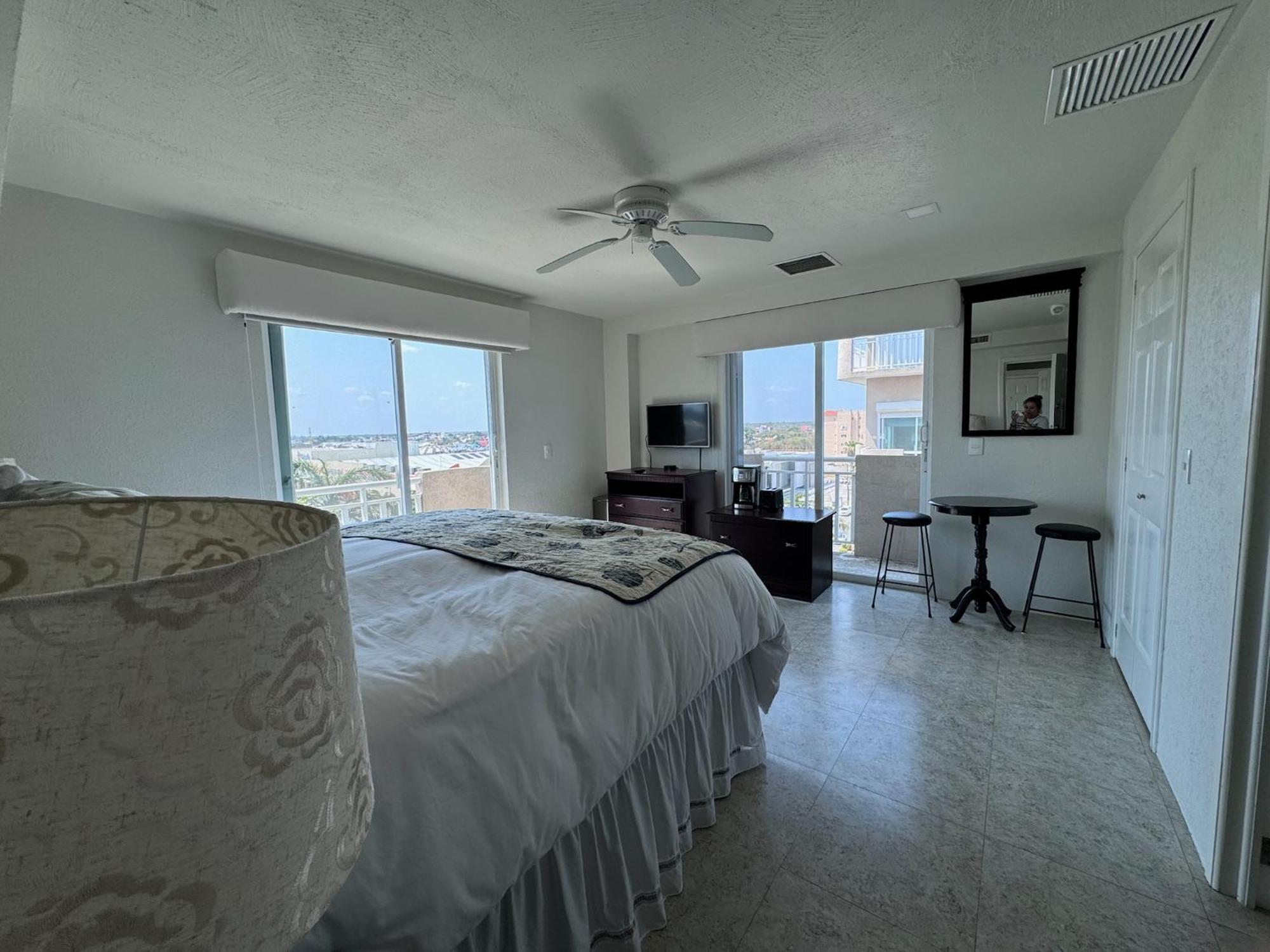 The Queen Of - Royal Vista - Caribbean Ocean View For Couples In Mind *