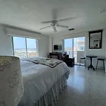 The Queen Of Cozumel - Royal Vista - Caribbean Ocean View Suite For Couples In Mind