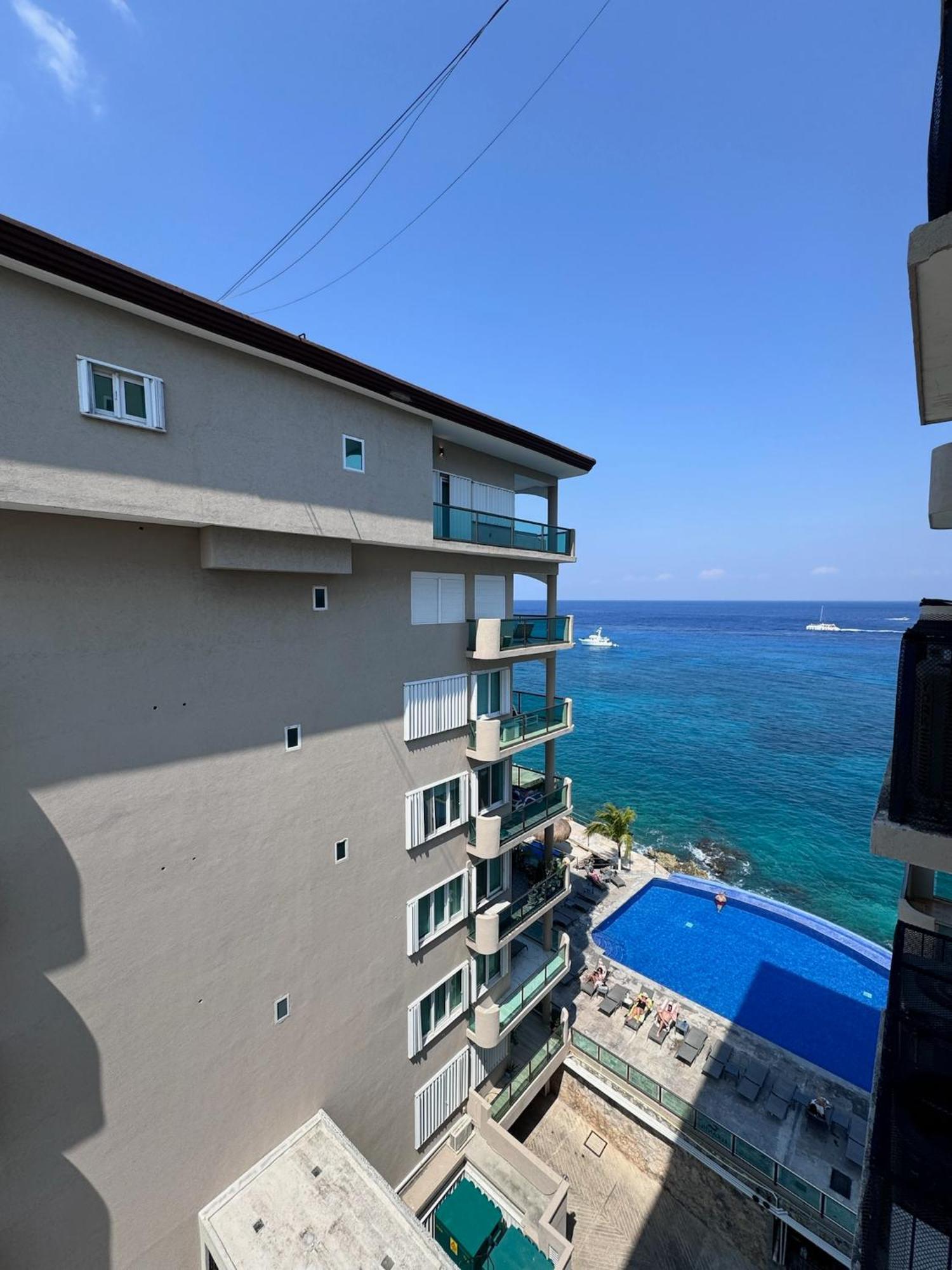 The Queen Of - Royal Vista - Caribbean Ocean View For Couples In Mind Apartment