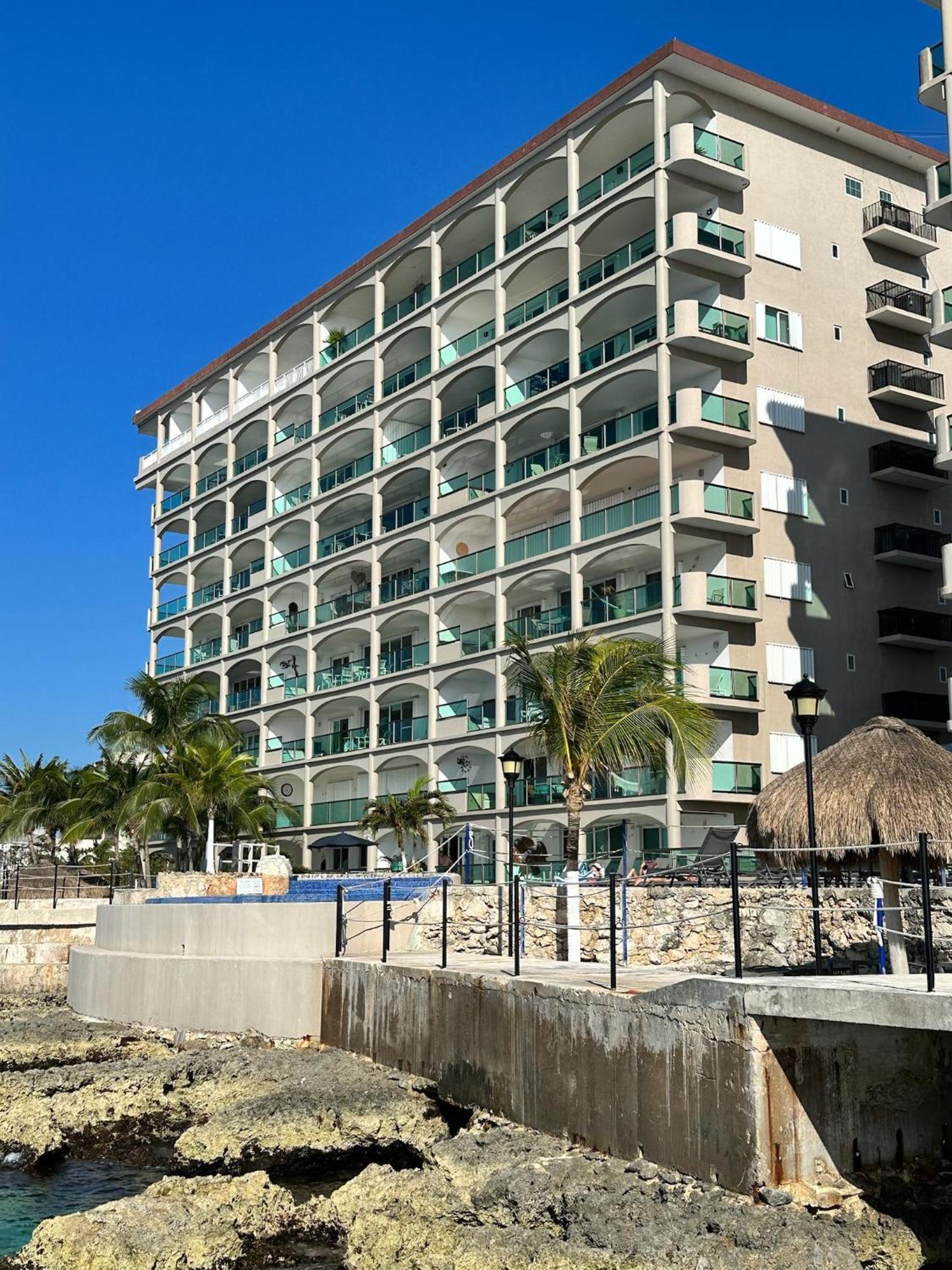 The Queen Of - Royal Vista - Caribbean Ocean View For Couples In Mind Apartment *